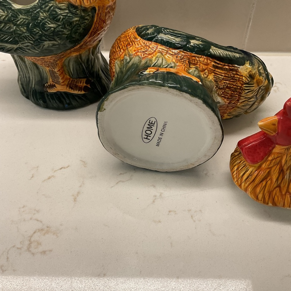 Colorful Rooster sugar and creamer Ceramic set by Farmhouse home. - Picture 3 of 3